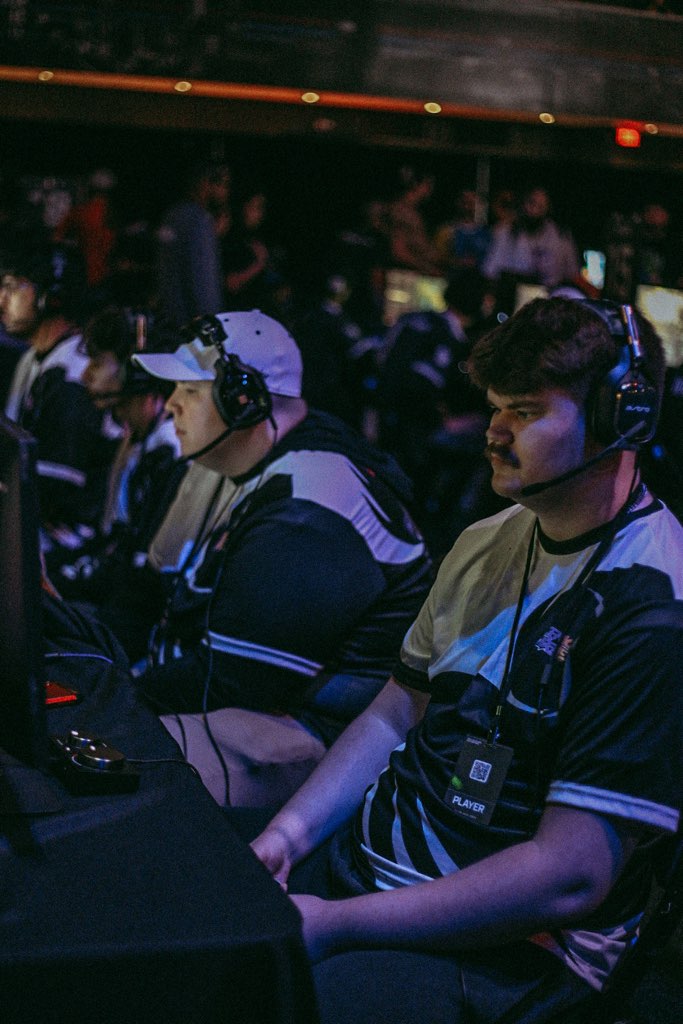 AscendBaseline's tweet image. We didn't know these players very well before they reached out to us, but we are so happy they did because they are amazing players and awesome people. Special shout out to @Glowzii for also getting 2nd in the FFA.

GGs and thank you for repping AB!
@PortPushinPizza 
@TiggerENav…