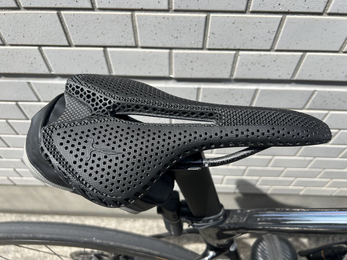 ELVES Magical OSSE PRO カーボン 3D サドル 145mm マジックオッセ 3D