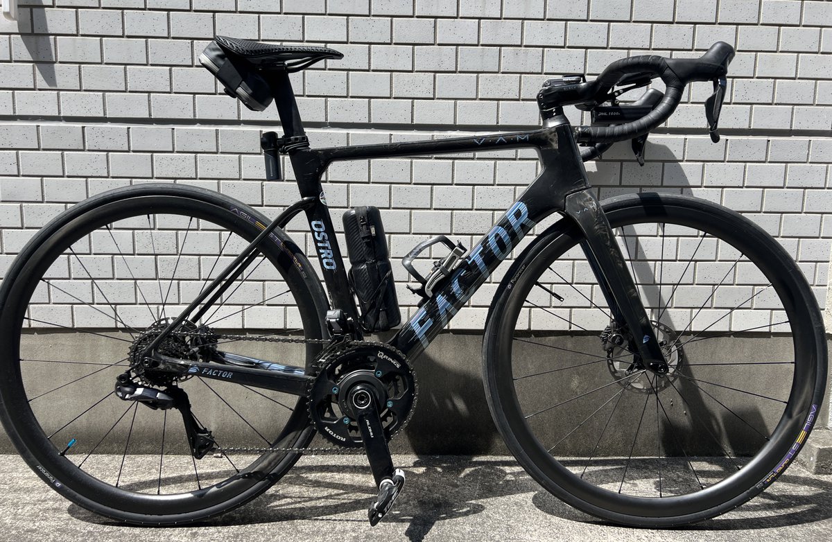 サドルをELVESのMAGIC OSSE PROに交換、座面は3D繊維の弾力設定が座っ