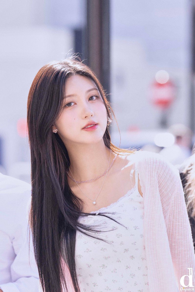 of__autumn's tweet photo. 평생 못 잊는 지독한 첫사랑미 있다..... https://t.co/LJQmyfwCCV