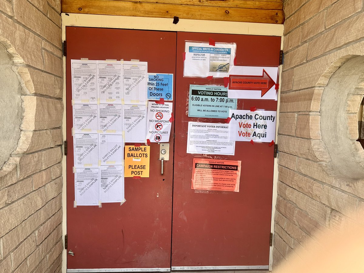 DiinSilversmith's tweet image. I traveled more than 250 miles across the Navajo Nation and into parts of the Hopi Nation, visiting 10 polling locations for the #ArizonaPrimary. Im going to write up a reporter's notebook on the experience. Pictures are 4 polling locations in Navajo &amp;amp; Apache counties #NativeVote