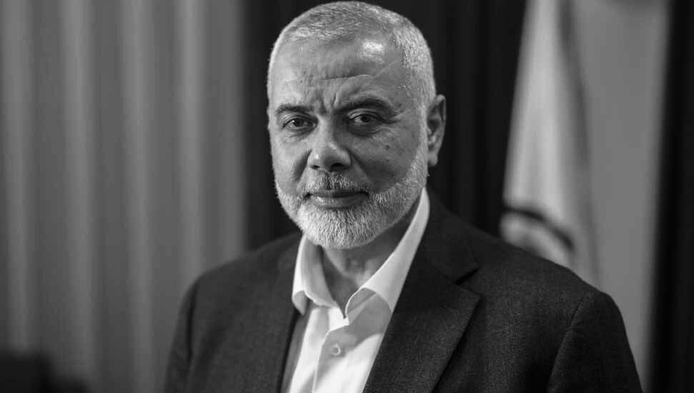 Daily Islamist (@dailyislamist) on Twitter photo 🔴 Gazze mücadelesinde dört oğlu, dört torunu ve kız kardeşini şehid verdi.
Bugün ise kendisi şehadete uğurlanıyor..
Hamas lideri şehid İsmail Heniyye: 🔴 Gazze mücadelesinde dört oğlu, dört torunu ve kız kardeşini şehid verdi.
Bugün ise kendisi şehadete uğurlanıyor..
Hamas lideri şehid İsmail Heniyye: