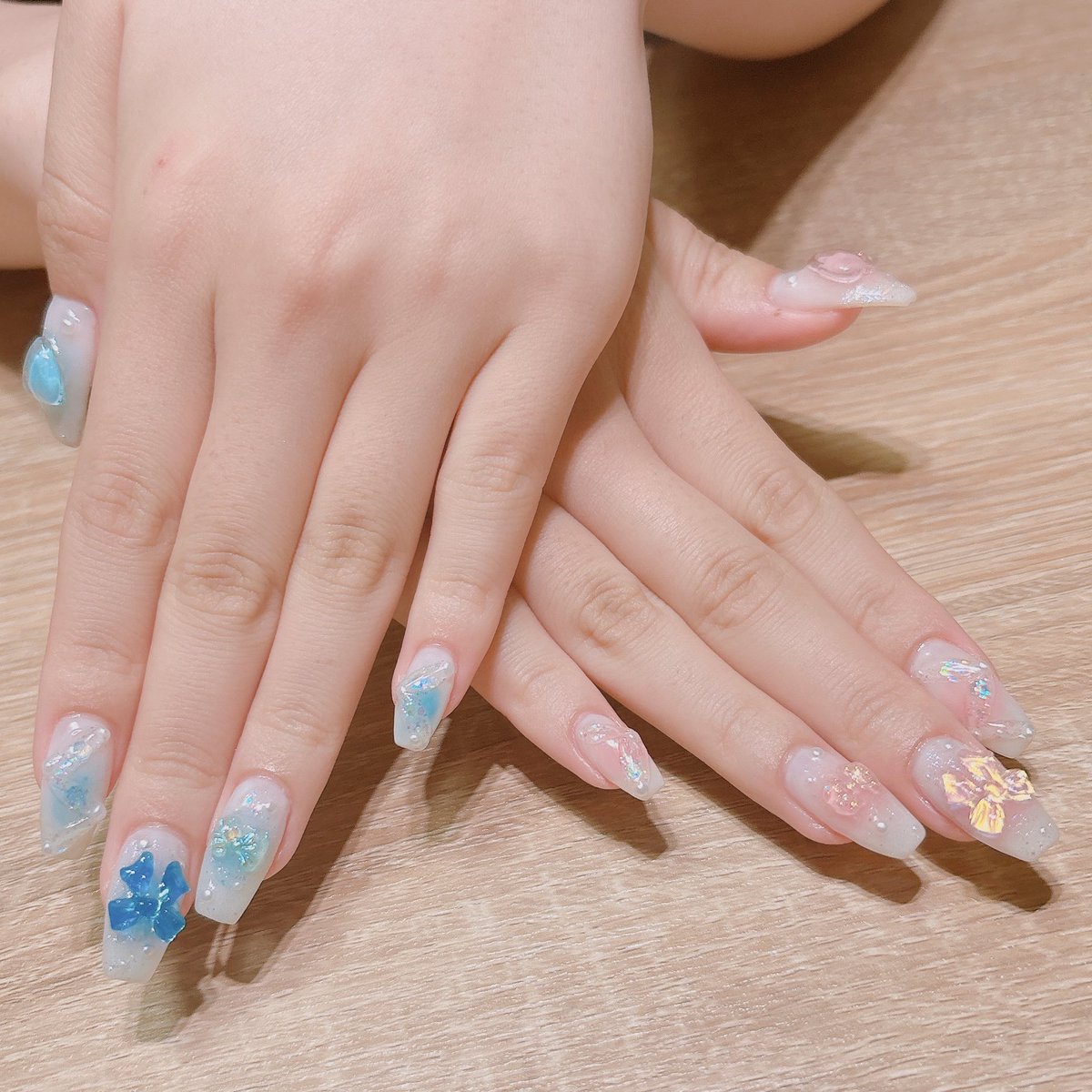 I1106Me's tweet photo. ピンク🩷とブルー💙
#チークネイル
#ネイル
#ジェルネイル
#リボンネイル
#ハートネイル
#ドレープネイル
#ribbonnails
#heartnails
#cutenails
#大人可愛いネイル
#アシメネイル
#ラメネイル
#gradationnails
#グラデーションネイル https://t.co/AmXg9h4Vw0