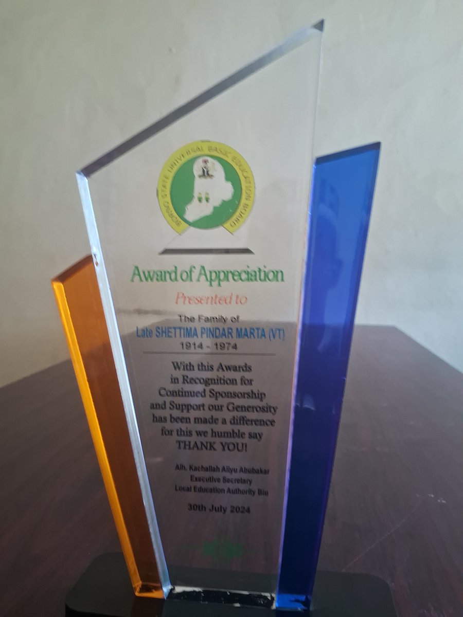 MidalaMohammed's tweet image. In memory @  50 Late Alhaji Shettima Pindar was Award of appreciation  by The Education Secretary  for the Donations of a LEARNING MATERIALS to Biu Local Government Education Authority  for the Pupils by his Families 

for this efforts may ALLAH grant him Paradise........