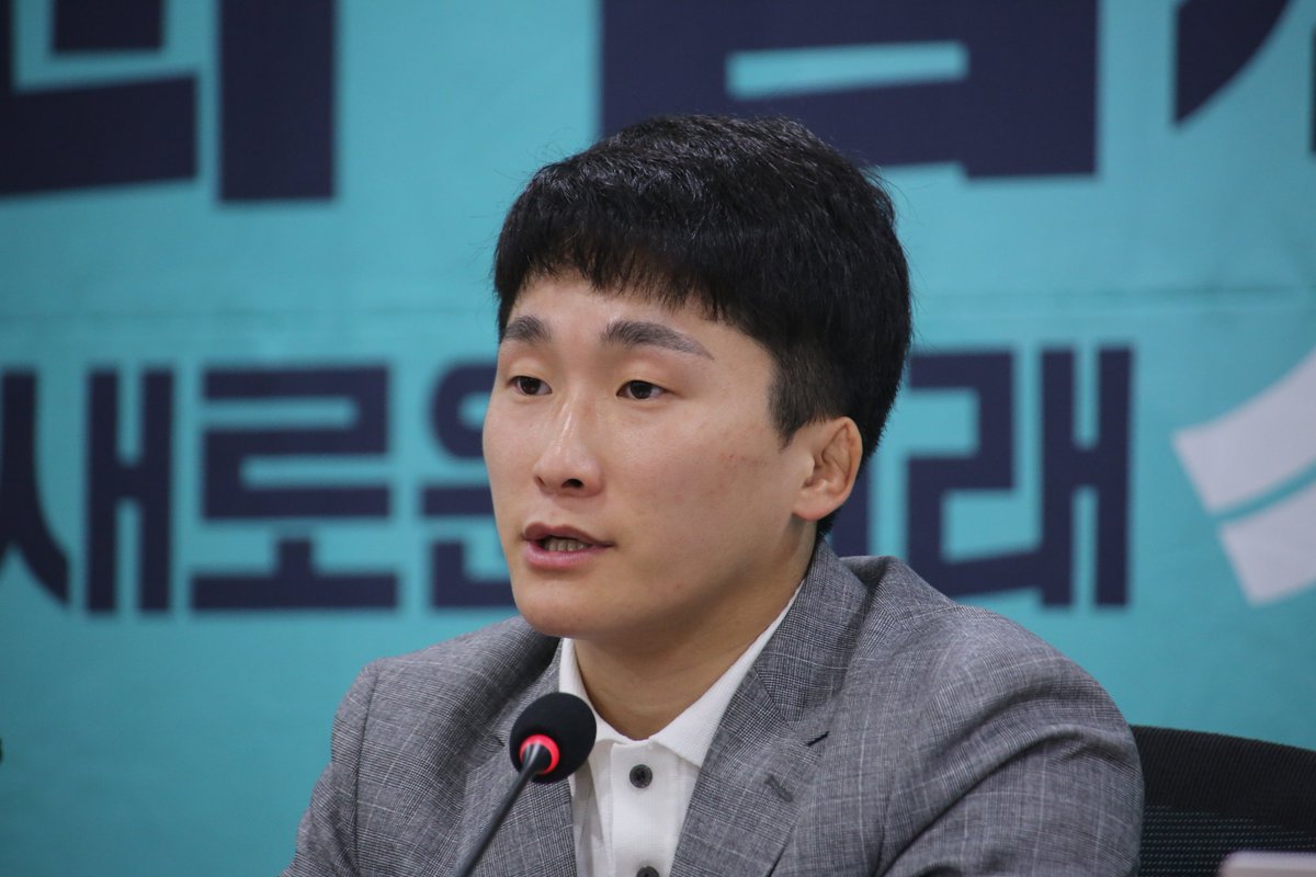 2024.07.31. 새로운미래 책임위원회의 모두발언
youtube.com/live/LcvFxFYuy…

국가 안보의 핵심중 하나인 정보사 블랙요원들의 신분이 유출되는 초유의 사건이 발생했습니다. 현재 이 정보가 유출되어 우리 군의 정보망과 요원들의 안전이 심각하게 위협받고 있습니다. 이들의 신분이 유출되면 개인의