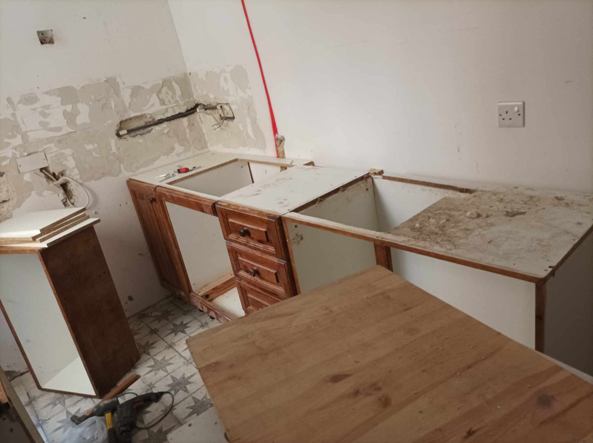 ShabbyChicMlt's tweet photo. Not only de we paint kitchens, but we also move them and modify them to their new surroundings!
A kitchen totally dismantled, modified in many ways to fit its new surroundings, and then reassembled perfectly in its new place!
Painting will come next...
#Shabbychic #Malta https://t.co/GuFl8rJfN8