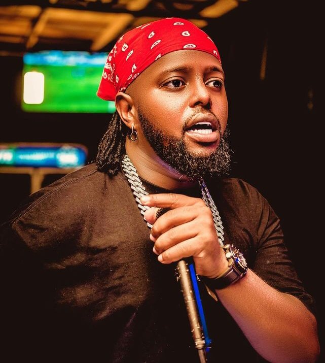 rezam06's tweet image. FAHAMU LIST YA WATU (10) DUNIANI WANAOFANANA NA MAREHEMU.

[List of (10) people  who have same faces as some people who died ]

Uzi (Thread) 🧵

1. Steven Kanumba  &amp;amp; Shifta