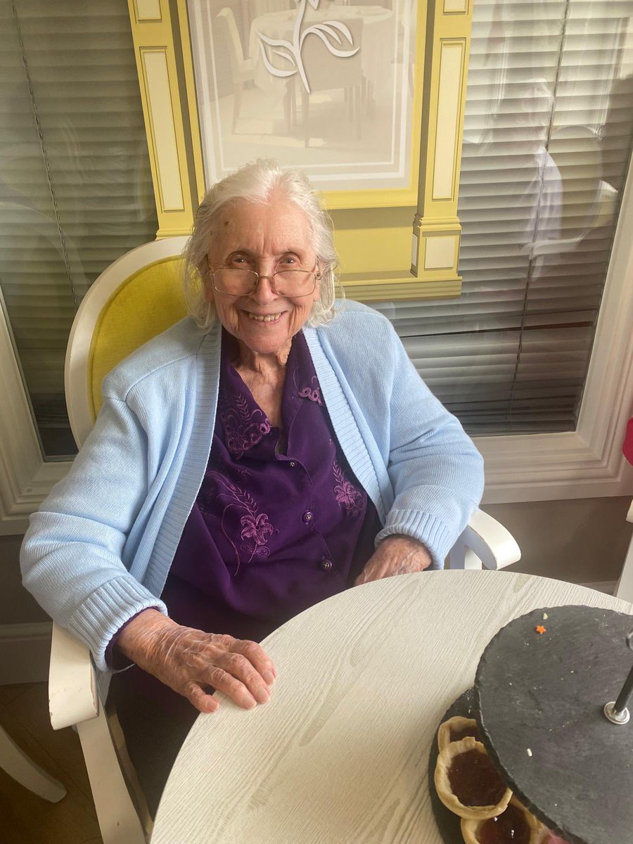 Oak Tree Lodge care home tweet media