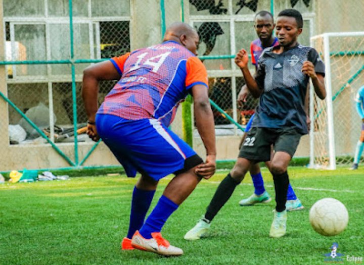 EladoFc's tweet image. Goal no.3&amp;amp;4 was scored by @allanayesiga it was massively @KitungaLeague GW14
#Season7
#ElitePublishersLtd
#TulumbeKaaziFinal