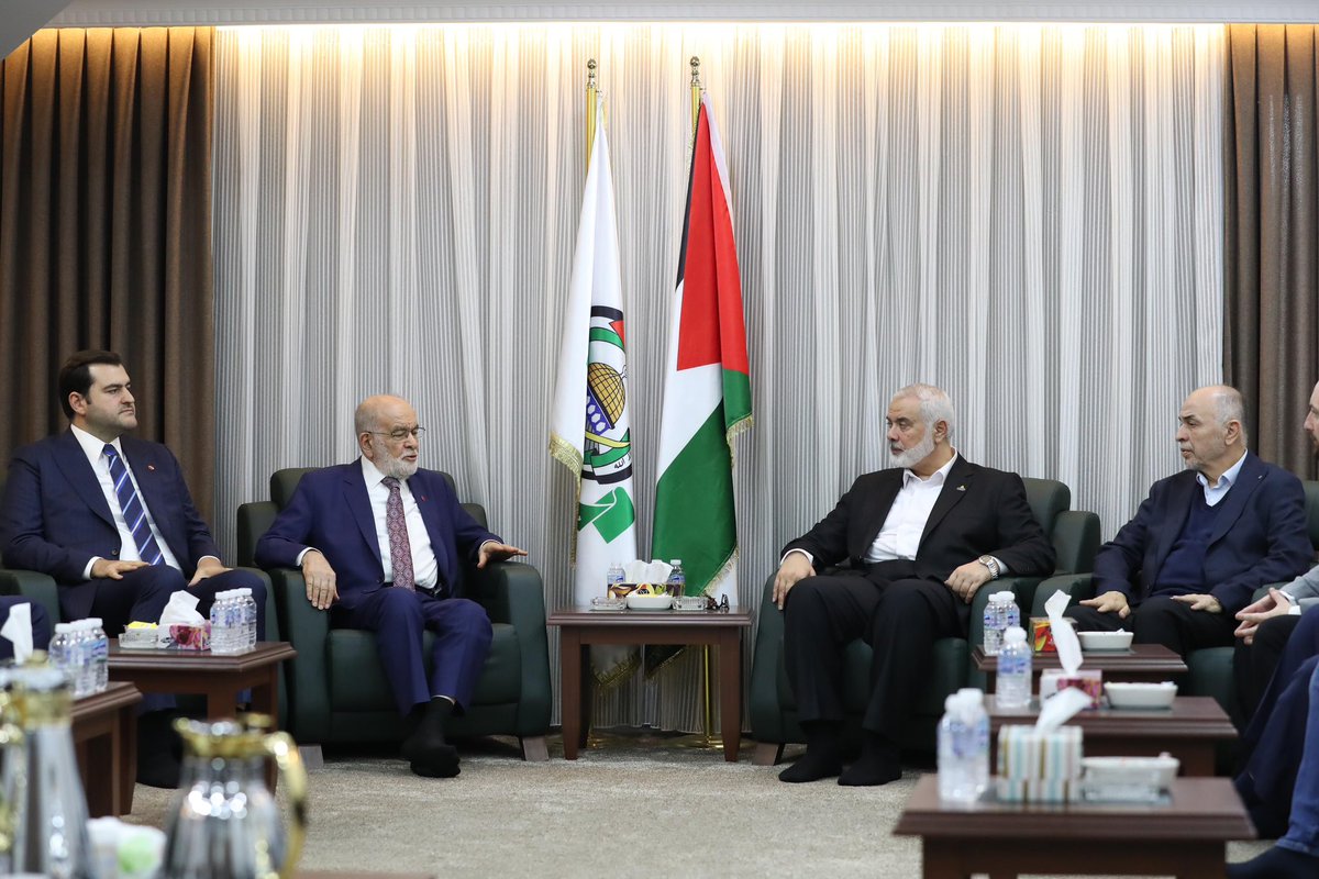 İnnâ lillâhi ve innâ ileyhi raciun.

Mücahit Lider İsmail Heniyye’nin ailesinde, haklı Filistin Davamız uğruna şehit olmayan neredeyse kimse kalmamıştı. 

Çocukları ve torunları şehit olduğunda taziye ziyaretine gittiğimizde ‘biz taziye kabul etmiyoruz, tebrikleri kabul