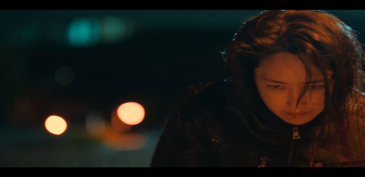 KDramaWomaniyaa's tweet photo. Aahhhh yeah "loan shark " 
Chincha . 

#RedswanEp9 
#RedSwan #kdrama https://t.co/MP5qvZOTUF