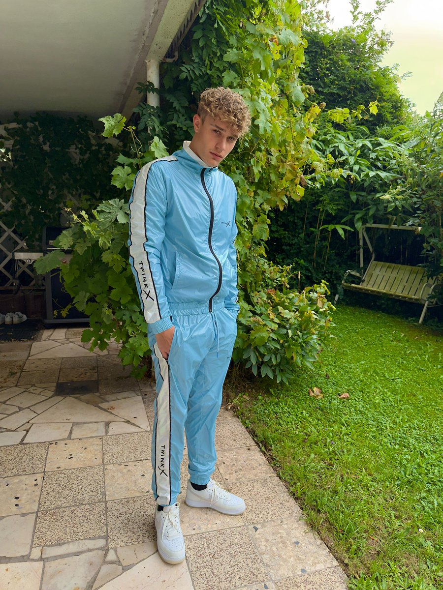 Twinkxjoshua's tweet photo. Check out my new Outfit from @twinkx_official ✅
➡️Code: ANGEL15 | 15% Sale⬅️
➡️insta: joshua.cln 
🔗 https://t.co/Wnp9Bihcrf

#twink #teen #gay #sneaks https://t.co/ugwVDNd1lH