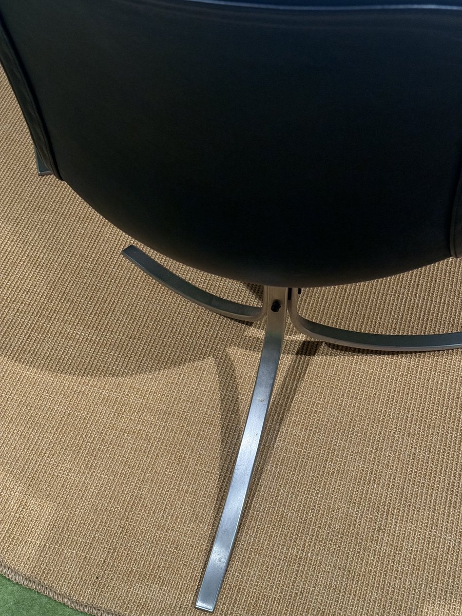 ケアホルム展。まだデザイナーでもなく、家具屋の店員だったある日、本を開いて鳥肌が立ったのを覚えている。デザイナーへの"憧れ"から自分がなろうという気持ちを決定的なものにてくれた張本人。織田さんの音声解説もじっくり聞きながら1時間半かけて堪能。
#ポールケアホルム #ポールケアホルム展