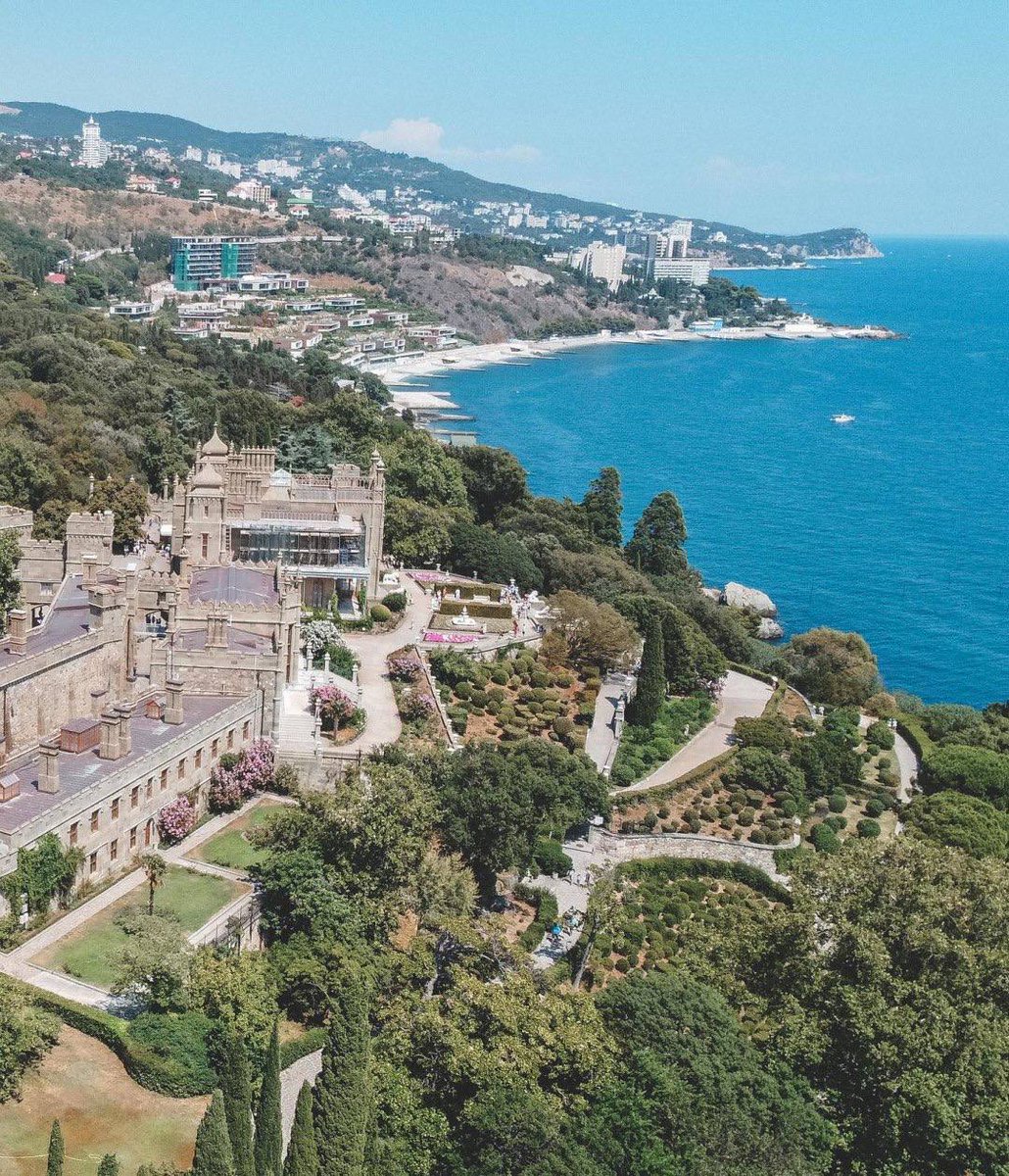 temsu_walling's tweet photo. The #Vorontsov Palace in the city of #Alupka in #Crimea #Russia ☀🇷🇺 https://t.co/vjhFdUN4OY