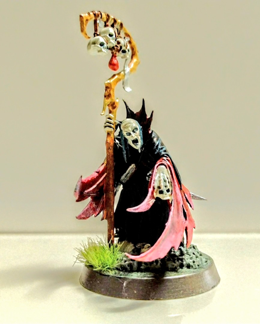 【日刊ウォーハンマーを作る52】

サクッとネクロマンサー爺さんのペイント完了。スケルトンの背後で、せっせとスケルトンを復活させるのも大変ですね(笑)

さて、いよいよ大物の制作に入りますよーっと🎶

#warhammer
#ウォーハンマー
#ソウルブライト