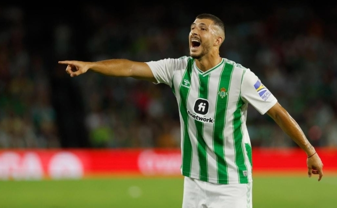 allthingsfener's tweet photo. 🚨 BREAKING

Fenerbahçe has officially made an offer to Argentine midfielder Guido Rodriguez, who is currently a free agent.

- @sercanhamzaoglu

#Fenerbahçe 💛💙