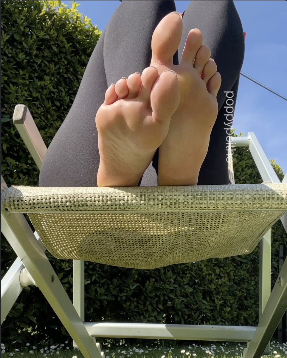 PoppyPeitho's tweet photo. Your favourite place 
#feet #soles #toes #feetpics #feetcontent #feetlover #feetfetiche #feetfethish #footworshi̇p #simp https://t.co/Qfu0FwbGFW