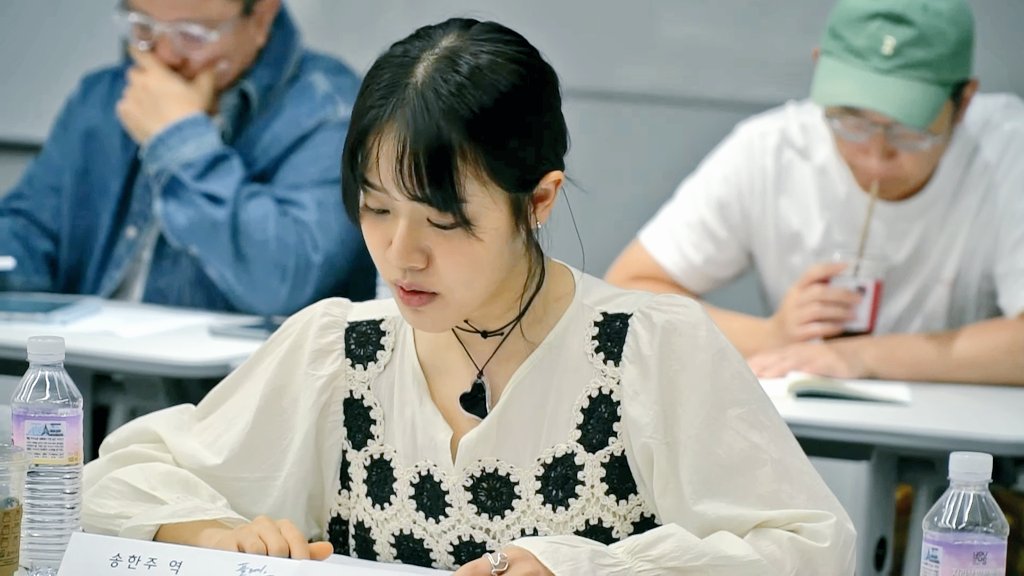 Ahinstuff's tweet photo. Somethin' bout Plii, love all her outfits here, she's so beautiful 🥺 #KimHyangGi #SecretPlaylist https://t.co/4lJxk8DeYe