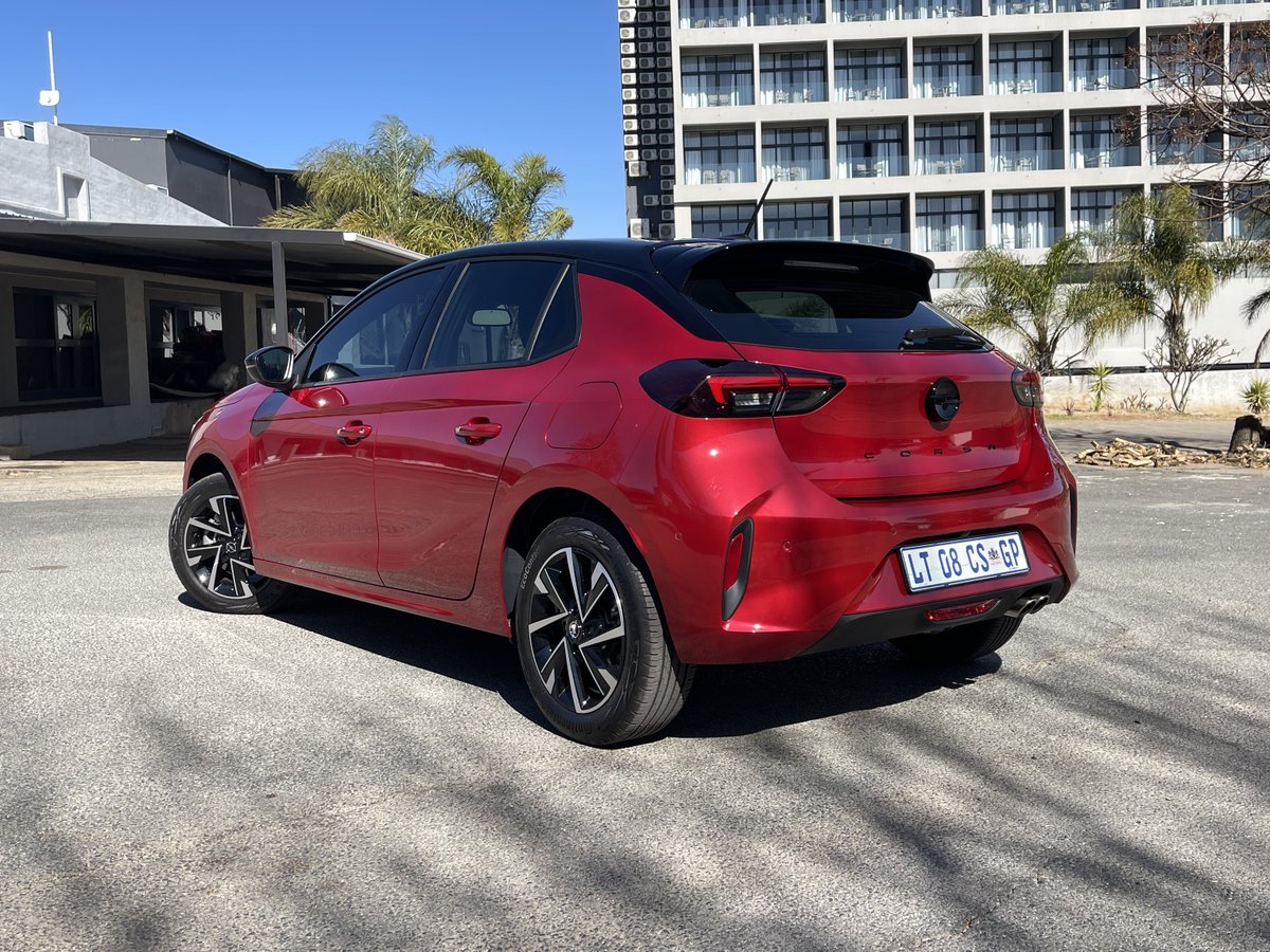 khuleonwheels's tweet image. We are bidding farewell to the updated Opel Corsa GS Line. The striking new designs has given more appeal and attitude from the previous generation that was lacking character. The cabin has quality soft touch materials, although…
#OpelSA #YesofCorsa #OpelCorsa