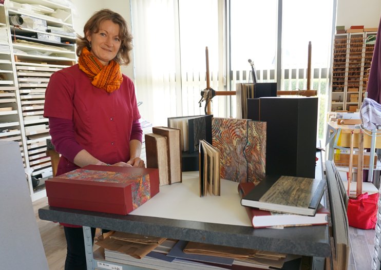 Relieur, un métier d’art et de passion – Rencontre avec Anne Liégard.
Article paru dans le dernier numéro de Patrimoine normand. Plus d'infos : patrimoine-normand.com/article-151717…