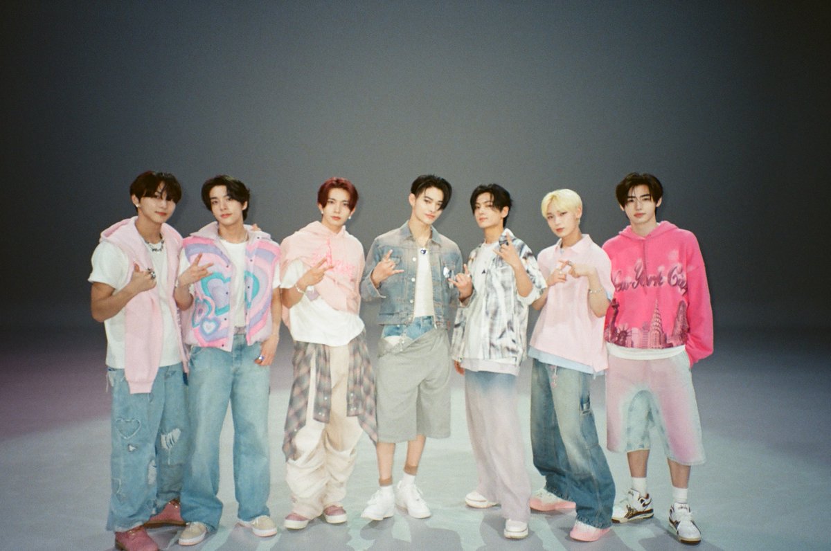 M2MPD's tweet image. 필름카메라로 기록한 7월의 추억📸 8월에도 쭈욱 엠투와 함께해요❣ #7월의엠투 #M2film #SC_ORIGINAL #ENHYPEN #엔하이픈 @ENHYPEN