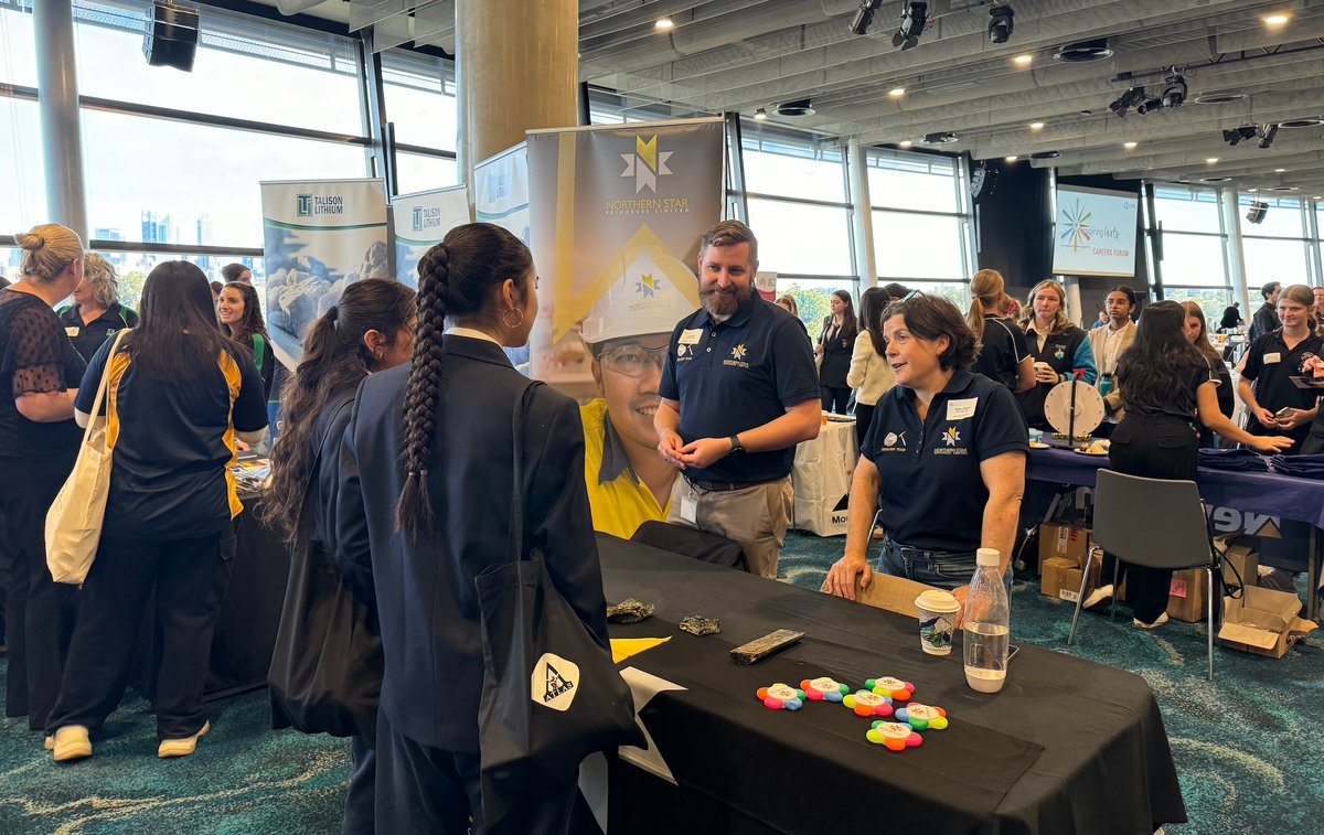 CMEWA's tweet image. Today, CME hosted more than 200 students at our annual Inspiring Girls Careers Forum.
Joined by 80 mining &amp;amp; resources sector reps, the event showcases the benefits of working in the sector, the types of roles that suit particular skill sets and interests, and the career pathways.