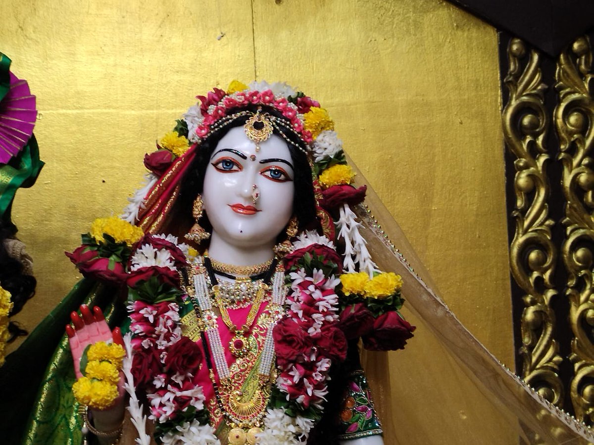 IskconAmravati's tweet photo. ━❀꧁𝐻𝑎𝑟𝑒 𝐾𝑟𝑖𝑠ℎ𝑛𝑎꧂❀━

     🙏🏽 Sringar Aarti Darshan 📿
   🌷Sri Sri Rukmini Dwarkadhish || ISKCON Amravati🌷

  ━❀꧁31/07/2024 ꧂❀━

#iskcon #iskconamravati #harekrishna #JaiShreeKrishna #JaiShriRam #RadhaMohan #radheradhe #RadheShyam #Krishna #Temple #amravati https://t.co/ZyGcZ0t1nv