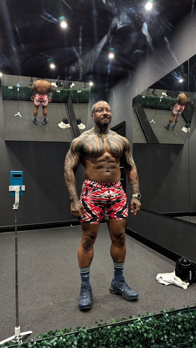 1 pic. New gym shorts from @Strappmetal 
Out soon https://t.co/6IWNiotRSQ