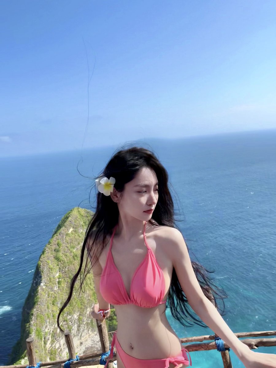 这轮牛市财富机会最大的必然是SOL。

大家会发现很多MEME，包括21年的NFT大牛，猫猫偏多，狗狗形象反而不是那么多。这是为什么呢。

很多人也都知道土狗风险大，为什么还要去冲土狗呢。

之前看了一个视频。一个人通过计算，如果给每一个刚出的土狗投100美金，拥有它10%的份额，就算有归零的，100个里面只要跑出一个金狗，它整体就是赚的，甚至一把可以吧之前的亏损全部赚回甚至还多。当然也不排除99全亏，有一些也会小赚。

很多人看不起MEME，可造富神话以小搏大全是MEME。

我本人也玩土狗，也亏过，腰斩，归零常有的。还有一些IDO。。投进去发都没发那种。。这几年应该也没人看我维过权什么的。赌桌一旦坐下，没有人会去找赌场维权。要为自己的认知买单。坐下那一刻你就和恶魔签了“协议”。

那为什么还要去进行IDO，炒币呢？

人性如此。每个人都想以小搏大。包括前两天的某人5sol赚到了70WU，这只是我们看见了的，没看见的呢。这个圈子造富神话还少吗。他没亏过钱吗，必然是亏过的。是偶然吗，是必然。他也不可能只买了这一个meme。

1.热点的关注
2.买入的时机
3.敢搏

这个是我这两天看见的狗狗形象的MEME，筹集了340W美金。传送门：https://t.co/ZBscpCCAAa

看了一下这个视频有点可爱。。时尚dog。。。https://t.co/zwJoKrQaVA

那大家猜猜为什么MEME，NFT猫猫偏多呢？狗狗这轮能崛起吗？