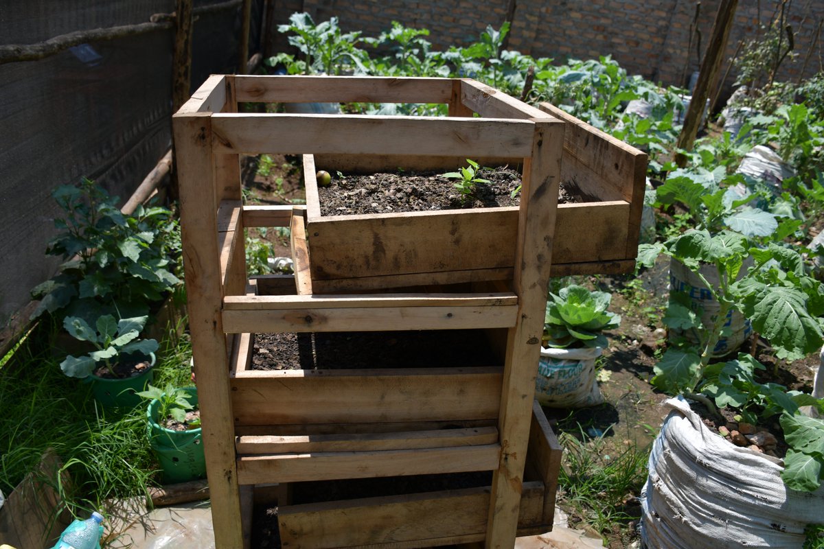 VVOBinUganda's tweet image. We are excited to share the impact of the CPD training by LEAP! Naigaga and Kijaguzo Willino from Mubende Army S. S. have integrated project-based learning into the curriculum, leading to amazing student initiatives! 🌟 #EducationTransformation #LEAPTraining