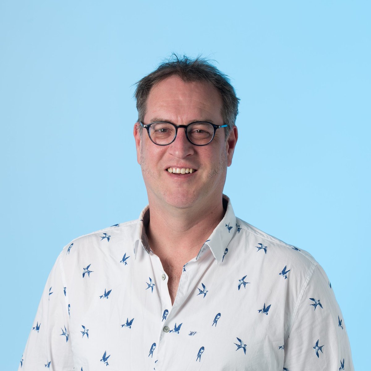 Vandaag om 18.00h alweer de vierde uitzending van rondje politiek deze week via <a href="/LocoFM/">LocoFM | Jouw Regioradio!</a> met als gast <a href="/bjdokter/">Bert-Jan Dokter</a> van <a href="/PvdAOldebroek/">PvdA Oldebroek</a> 

Hem wordt het hemd van het lijf gevraagd door <a href="/EljakimD/">Eljakim Doorneweerd</a> over oa zijn adviseursrol bij <a href="/Duurzaam_Oldbr/">Duurzaam Oldebroek</a> wat betekent dat precies?