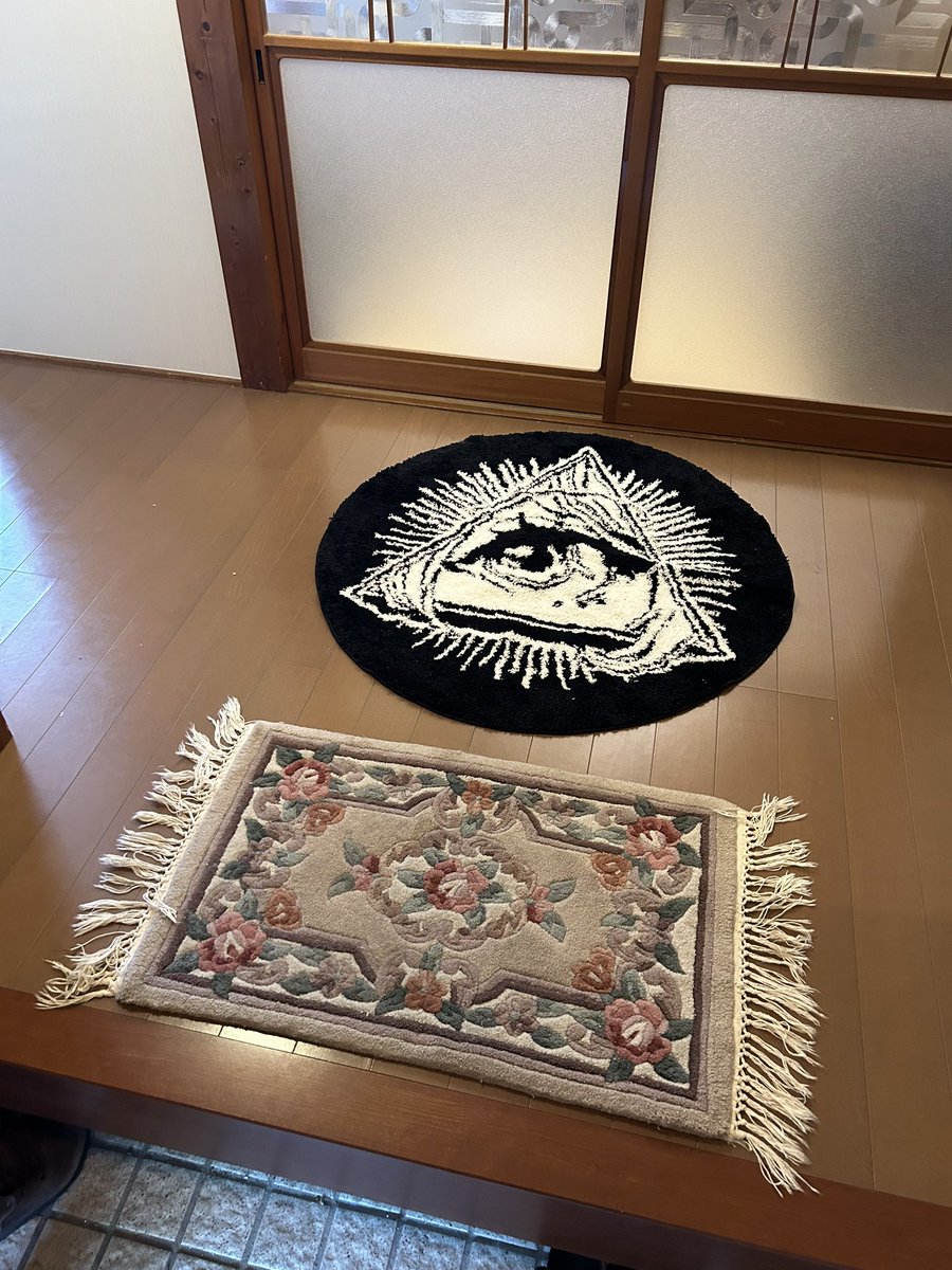 #いんくら のラグ届いた！
玄関素敵になった💓