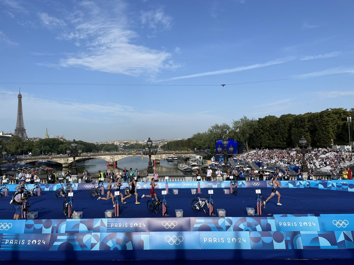 A lovely spot, this, for a triathlon to finish. GB’s Beth Potter and Alex Yee both going for gold… #paris2024