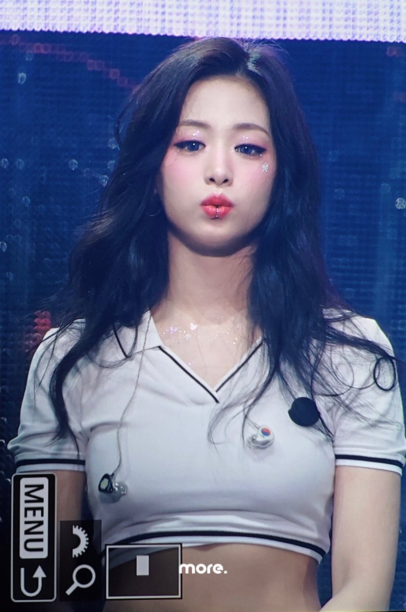 more_ahyeon tweet picture