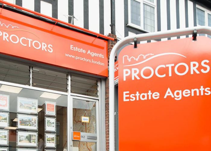 SignboardCo's tweet image. We are a one stop shop for all of your signage needs 🪧👌🏻

We can help you with any requirements that you might have, from illuminated fascia signs to LED window displays, from estate agency boards to pavement signs. Offering complete brand consistency across the range 🤩