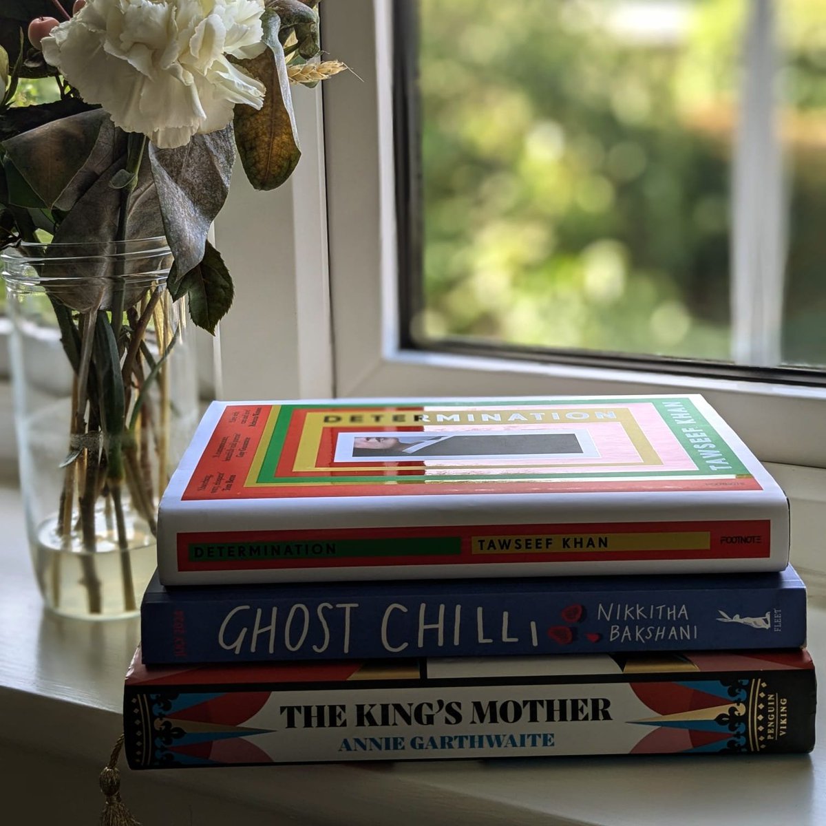 Amy Twigg - UPDATES ONLY (@aetwigg) on Twitter photo Got in early with my August book recommendations for <a href="/BBCSurrey/">BBC Surrey</a>:
📝 Determination by <a href="/itsmetawseef/">Tawseef Khan</a>
👑 The King's Mother by <a href="/anniegarthwaite/">Annie Garthwaite</a>
🌶 Ghost Chilli by <a href="/nikkitwitta/">Nikkitha</a>
Listen here: bbc.co.uk/sounds/play/li… Got in early with my August book recommendations for <a href="/BBCSurrey/">BBC Surrey</a>:
📝 Determination by <a href="/itsmetawseef/">Tawseef Khan</a>
👑 The King's Mother by <a href="/anniegarthwaite/">Annie Garthwaite</a>
🌶 Ghost Chilli by <a href="/nikkitwitta/">Nikkitha</a>
Listen here: bbc.co.uk/sounds/play/li…