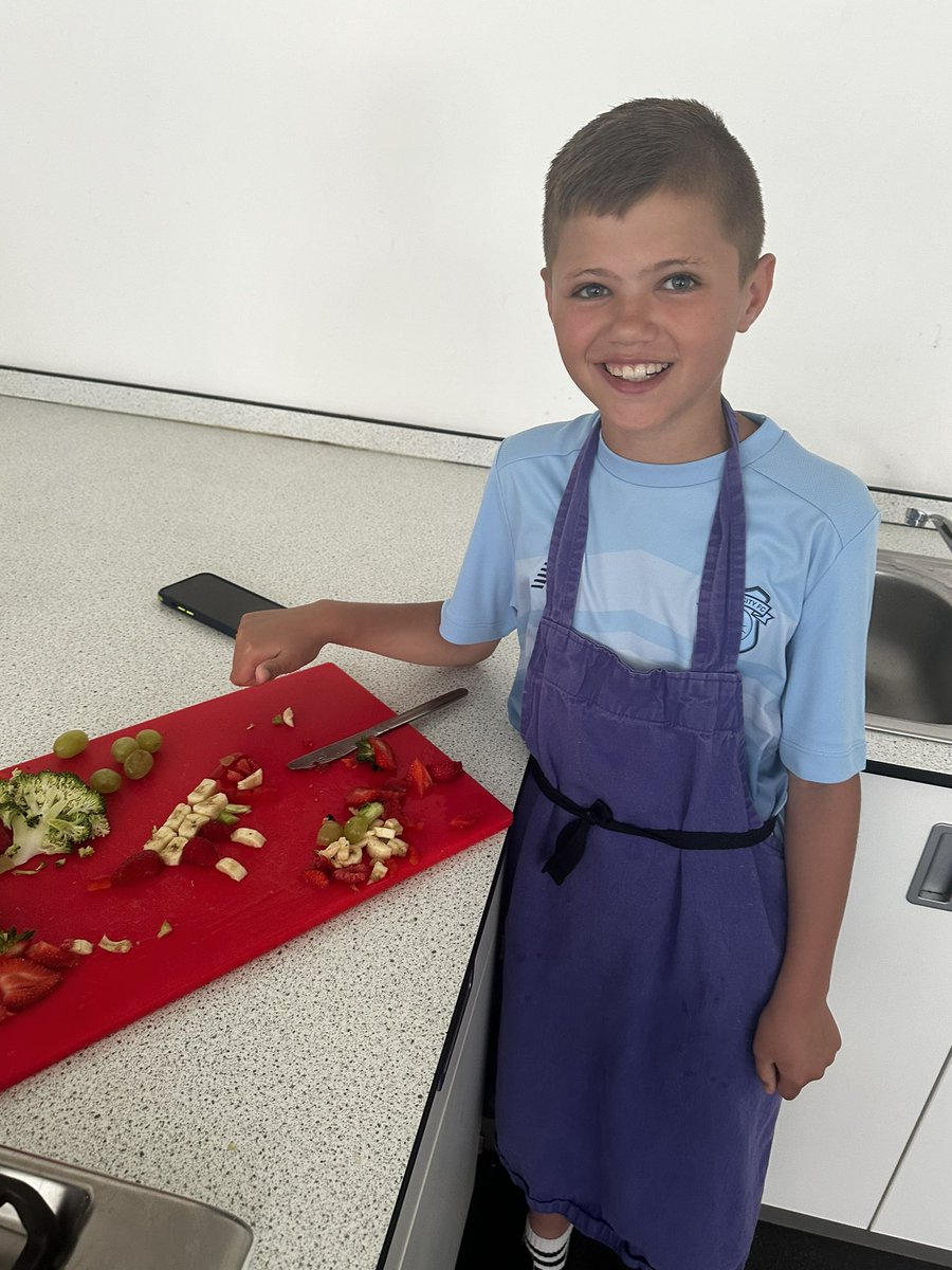 Afon Taf Food & Fun (@afontaffoodfun) on Twitter photo Day 7- We tapped into our creative skills and designed fruit animals and faces, then finished off with a game of rounders in the sunshine☀️🍓🍎🍌 <a href="/JanineBrill/">Food and Fun Merthyr</a> <a href="/foodandfunwales/">Food and Fun Wales</a> @MerthyrCBC Day 7- We tapped into our creative skills and designed fruit animals and faces, then finished off with a game of rounders in the sunshine☀️🍓🍎🍌 <a href="/JanineBrill/">Food and Fun Merthyr</a> <a href="/foodandfunwales/">Food and Fun Wales</a> @MerthyrCBC