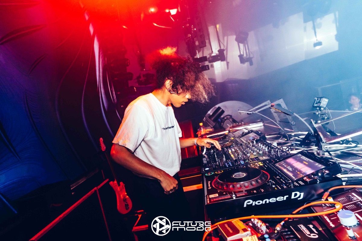 FUTUREmode_'s tweet photo. 2024.6.22(Sat) FUTUREmode “LOG-IN” -4- 🪩📷

NUU$HI @IamNuushi 

photo by @stylegraph

#FUTUREmode_LOGIN https://t.co/ph5eaLPzHh