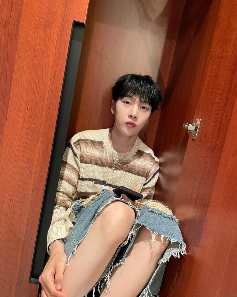 checkiam_'s tweet photo. 240731 ์ ๋ก๋ฒ ์ด์ค์ ์ธ์คํ๊ทธ๋จ #์๋งคํ
๐ป
#rizzinthemaking
#mycreativespace
#alonetime
#yalleverjustwannasitinacloset https://t.co/a6UdV2r0Qd