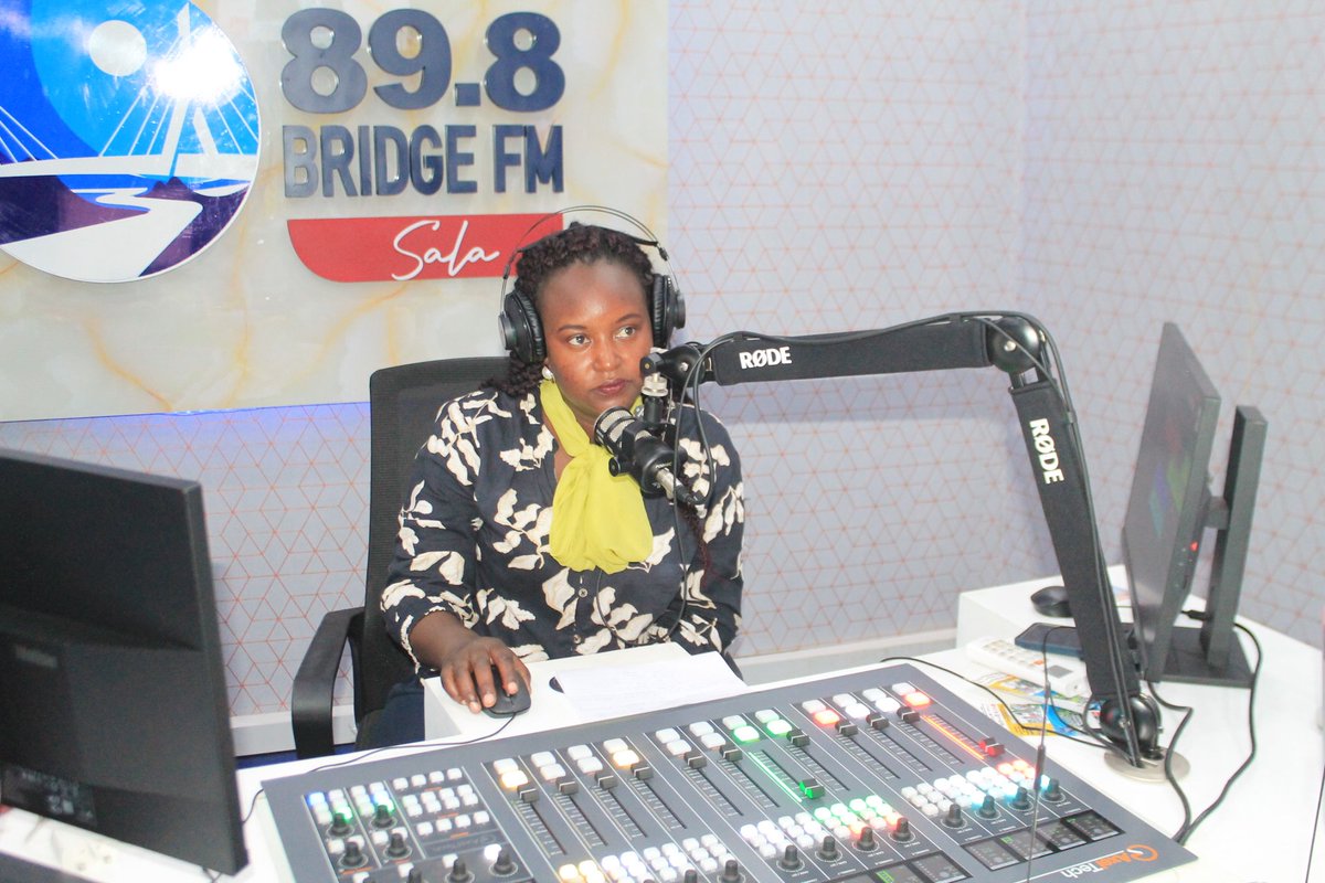 BridgeFM_Ug's tweet photo. News updates with Diana Akullo News @ 11am 
#BridgeFM 
@DailyMonitor 
@MBU 
@ntvuganda https://t.co/F3WYAwp4Z9