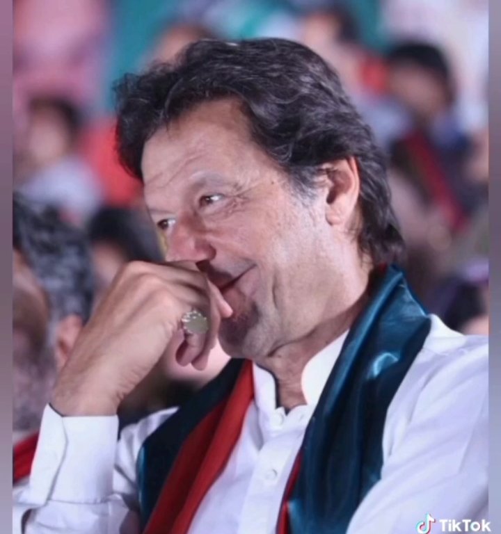جو بھی کمنٹ میں عمران خان لکھے گا اور فالو کرے گا اسے فوراً فالو فالو بیک ملے گا 🥰