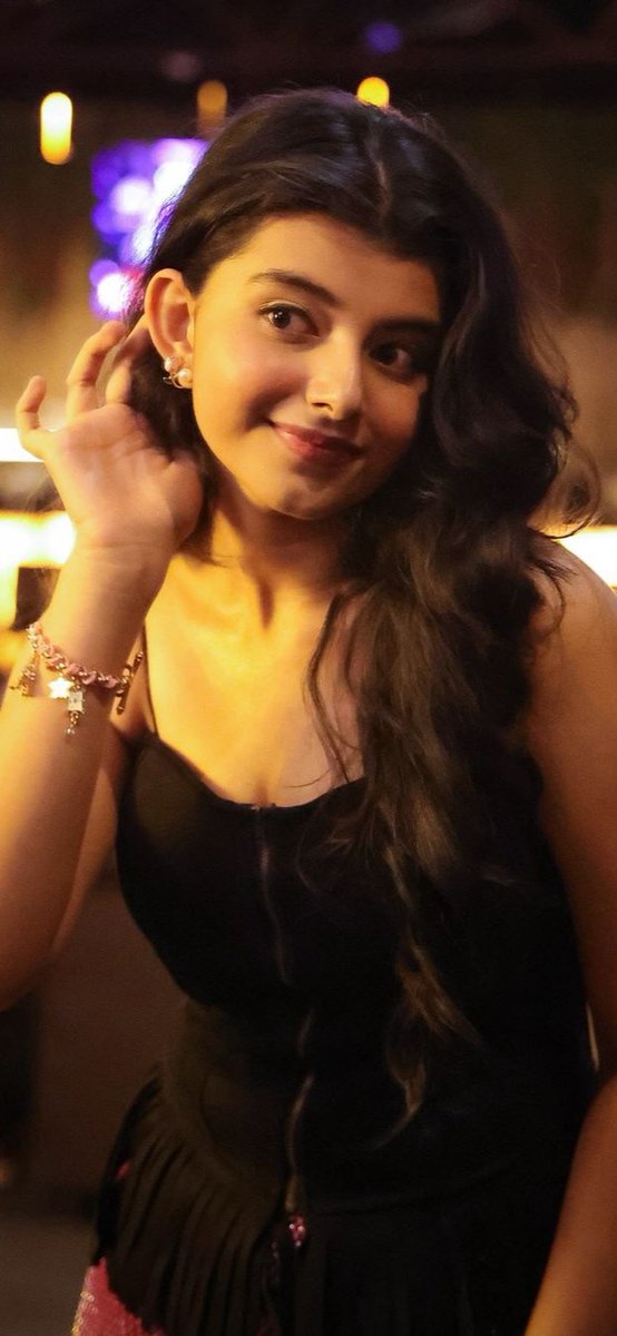Tesla_ASI's tweet photo. 🛑 #MyraSinghThread
🛑 #BollywoodThread
#Bollywood #Actress #MyraSingh New Look https://t.co/a1A8zHc6jT