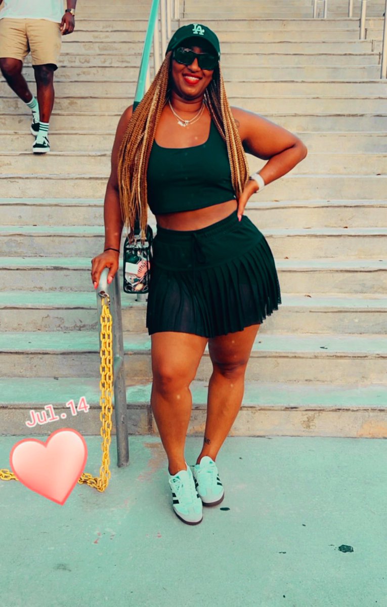 BCBG_Mz's tweet photo. Miyah’s fine ass Muva🖤 https://t.co/Icy81o8n8J