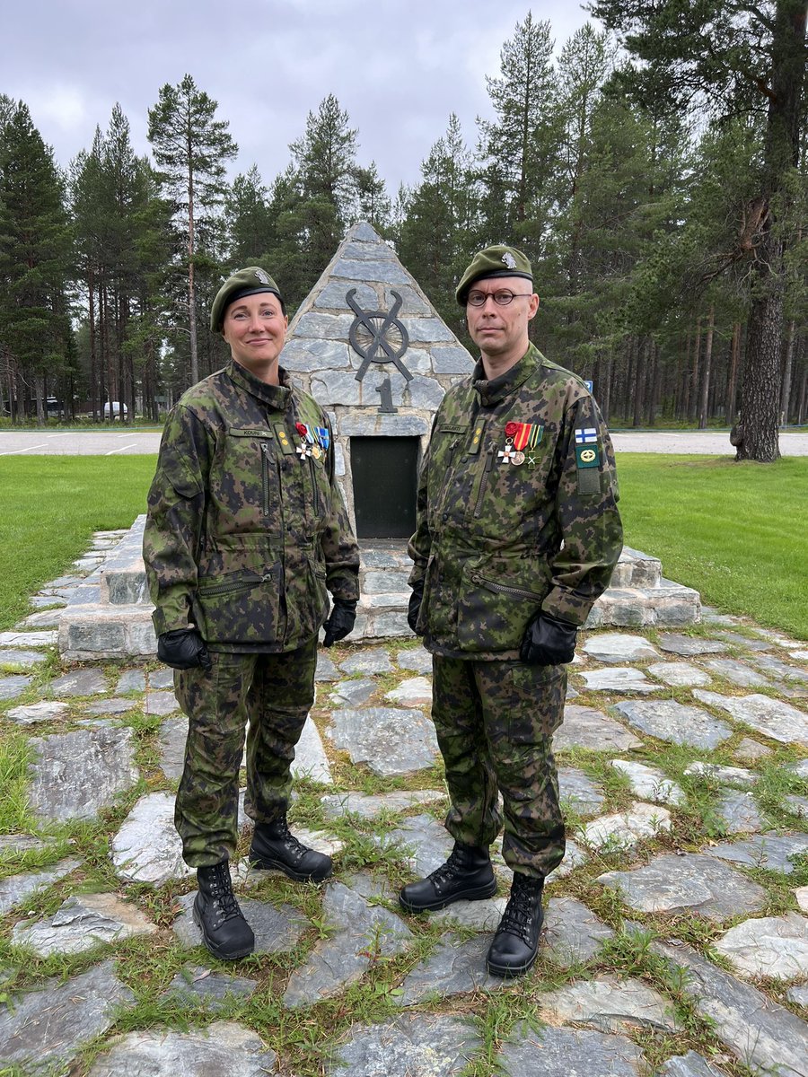 Niin sitä hienoinkin tehtävä Lapin jääkäripataljoonan komentajana tulee osaltani päätökseen. Suuri määrä oppeja ja upeita  kokemuksia mukanani siirryn kuitenkin nyt innokkaana uuteen tehtävään. Sotilaan onnea ja menestystä kurssiveli Juha kunniakkaaseen tehtävään. #JPR #LAPJP