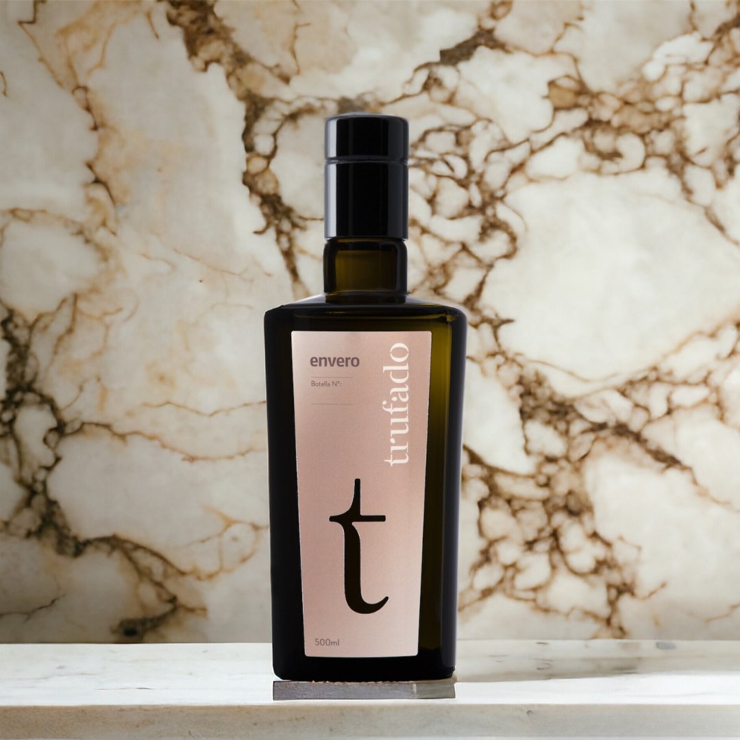 Sumérgete en el auténtico sabor mediterráneo con nuestro Aceite de Oliva Virgen Extra con un toque de #Trufa. Descubre nuestra exclusiva selección de AOVE de autor 🏅🌿👇

envero.es/producto/enver…

#aromaticos #aove #evoo #aceitedeolivavirgenextra #altagastronomía #envero