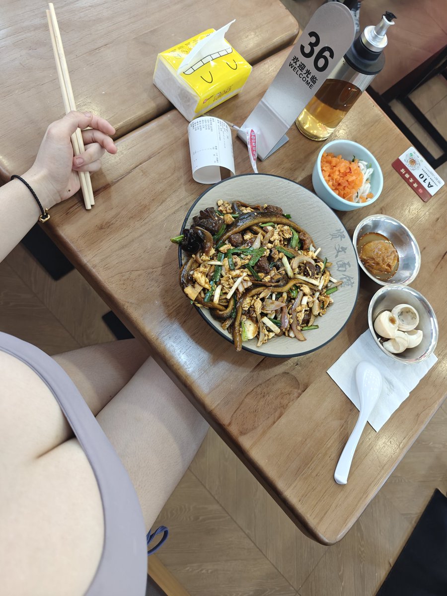 吃个饭饭也有人康