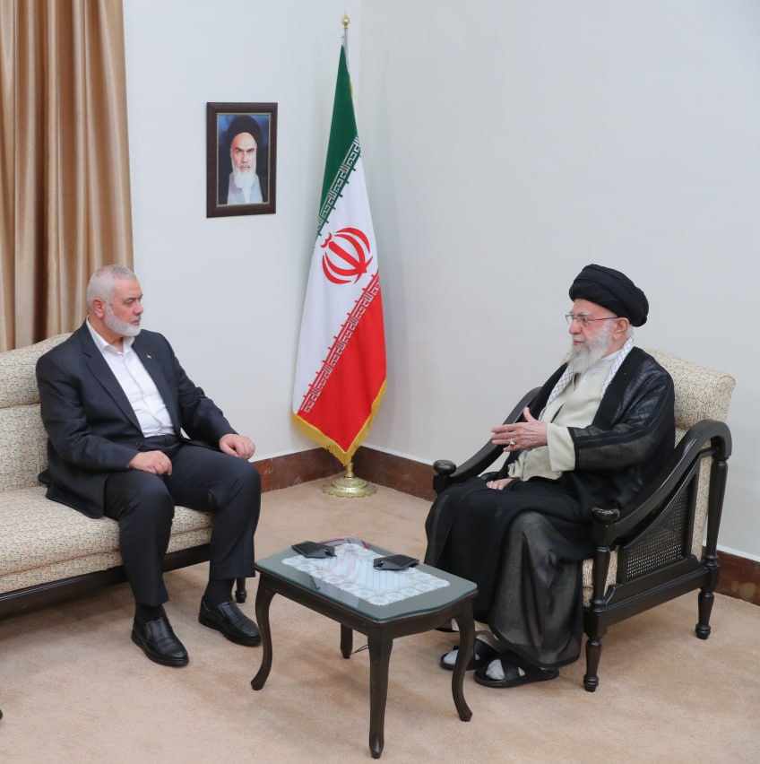 رهبر معظم انقلاب: خونخواهی مهمان عزیزمان را وظیفه خود می‌دانیم، رژیم صهیونیستی زمینه مجازات سخت را برای خود فراهم ساخت.

#نحن_قادمون