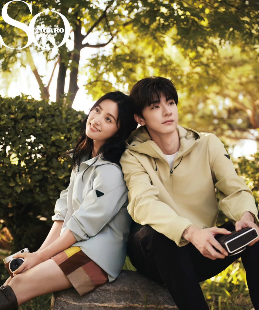 dramapotatoe's tweet photo. #SmileCode leads #LinYi and #ShenYue take the cover of SoFigaro 

Full spread - https://t.co/icTgBWCv9f https://t.co/XbfqM6Dnja
