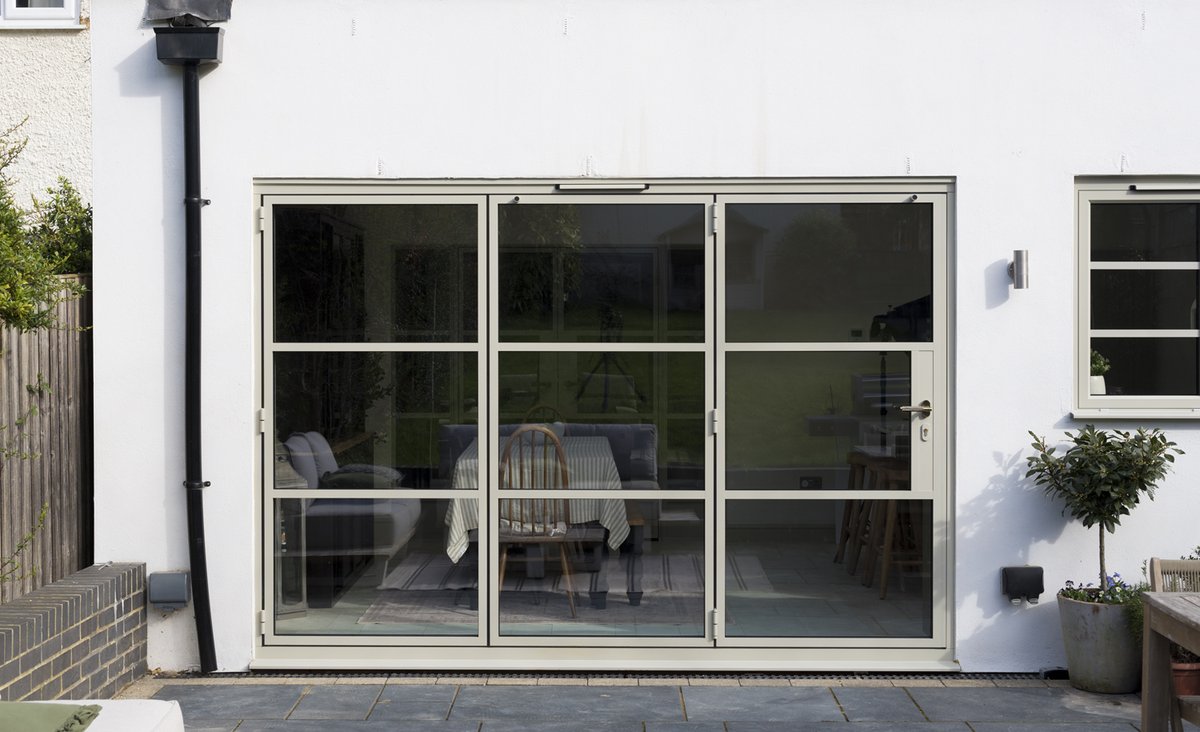Originbifolds's tweet image. 🔦 Product Spotlight 🔦

This week we take a look at some of our favourite Soho External Doors [OB-36+]. 

🧩 What configuration would suit your property best?

#OriginDoors #SohoCollection