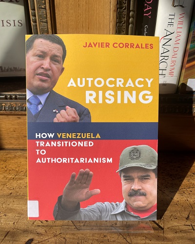 Our #BookoftheWeek is Autocracy rising: How Venezuela transitioned to authoritarianism, by Javier Corrales - an examination of the political situation in Venezuela, comparing it to cases of rising authoritarianism in Latin America.

chathamhouse.soutron.net/Portal/Public/…